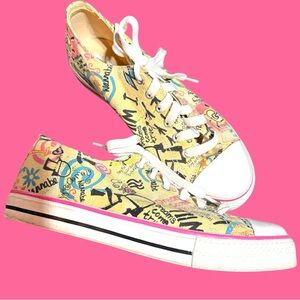 Steve Madden Dreams Do Come True Colorful Graphic Canvas Sneakers Size 8